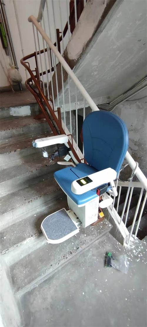 电梯的服务器怎么使用_电梯楼道