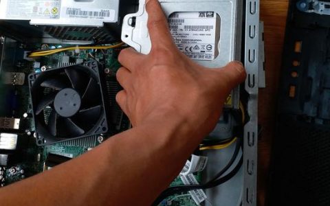 电脑主机换硬盘_电脑端