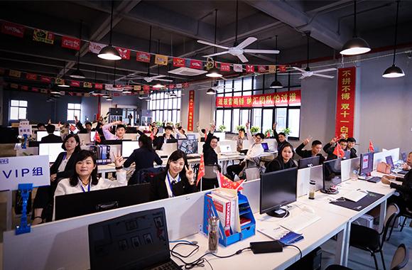 福州做网站外包团队_团队