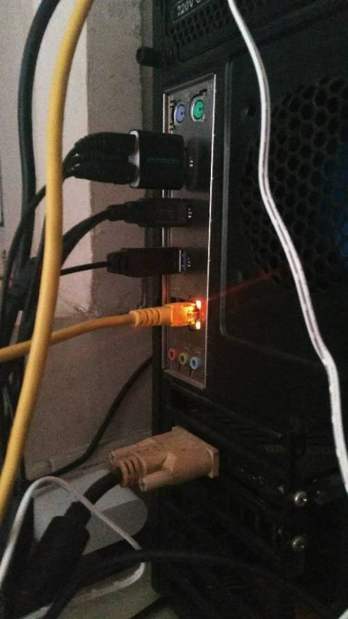 电脑主机网线亮红灯_电脑端