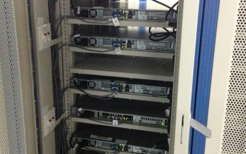 酒店服务器承担着哪些关键职能？