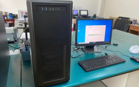 何时进行服务器更换以优化性能？