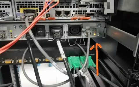 服务器电源指示灯为何持续显示黄色?