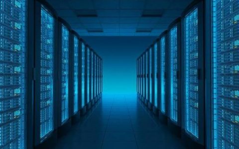 腾讯游戏服务器的架构与性能特点是什么？