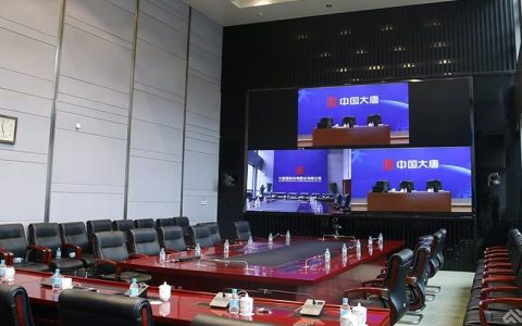 如何利用仿真视频会议技术打造逼真的虚拟会议场景？