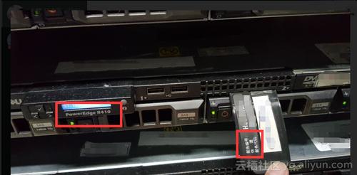 怎么看出来用的什么服务器