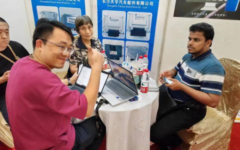 如何解决Flash请求队列已满，无法执行请求的错误？