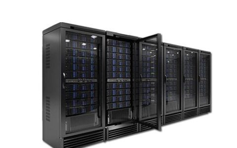 如何确保主服务器与客户端在分布式网络中的高效通信？