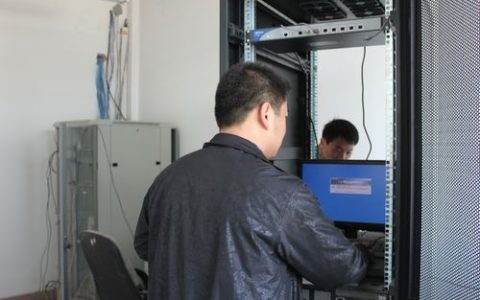 如何进行FTP信息服务器的日常维护和操作？