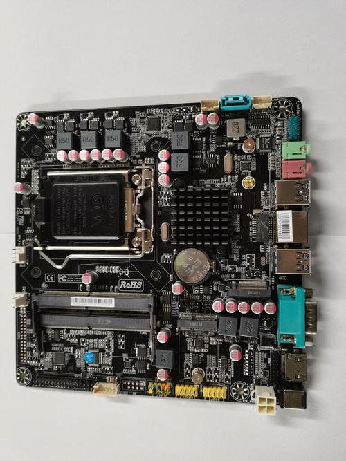 win7在哪里看主板