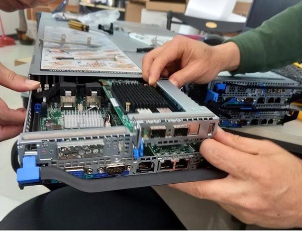 腾讯的服务器是长什么样子的