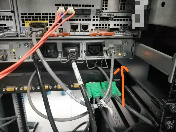 U点家庭服务器为什么黄灯常亮