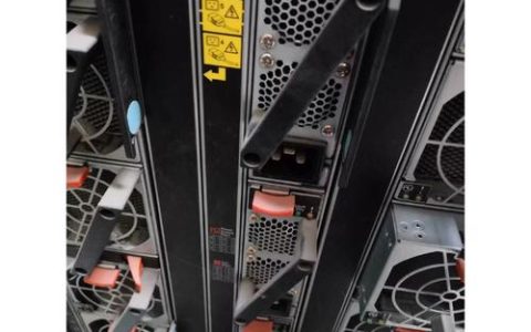 ibm服务器刀箱内究竟隐藏了哪些组件？