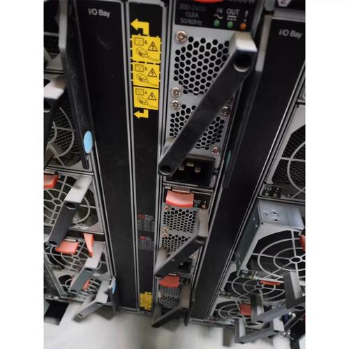 ibm服务器刀箱里有什么东西