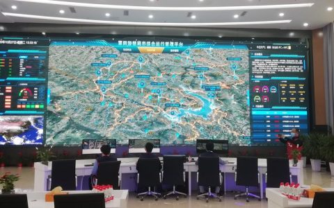 如何成功建设蒙阴地区的网站并配置必要的设备？