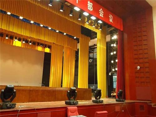 幕布照怎么做_会议多种屏幕布局