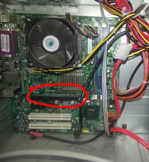 电脑中的显卡从哪里看
