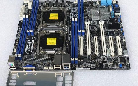 u8服务器的默认端口号是多少?