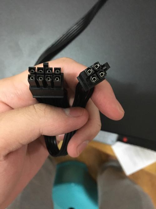 cpu电源线接在哪里