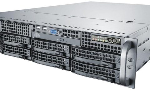 服务器上运行的是哪个版本的Linux操作系统？
