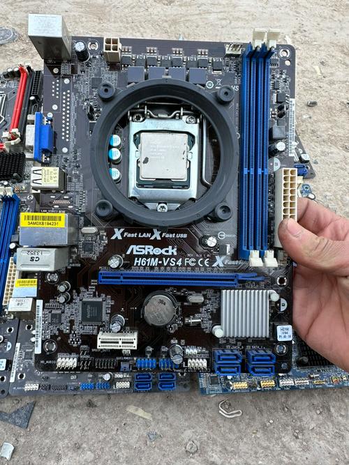 asrock主板启动项在哪里看
