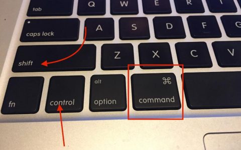 如何在Windows 7系统中配置Shift键的功能？