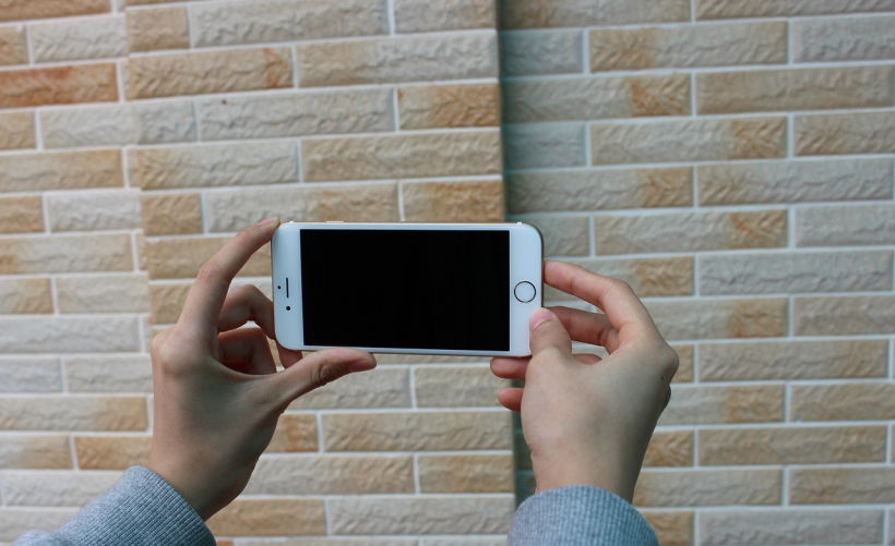 如何开启苹果iOS 14系统中的护眼模式？