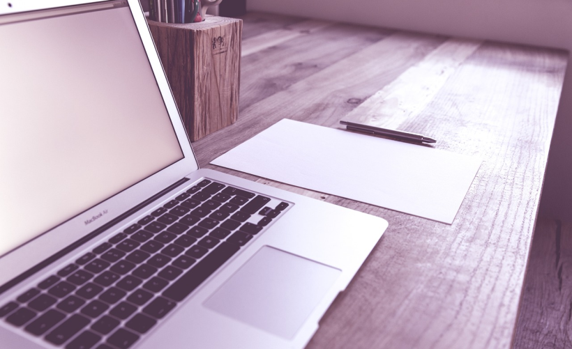 电脑无线网卡应安装在哪个位置？