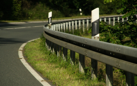 如何在Windows 7中找到启动文件的位置？