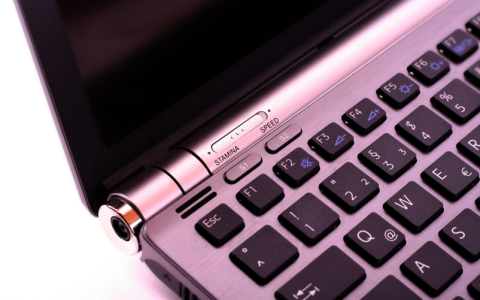 重装Windows 10系统时,哪个平台提供最佳服务?