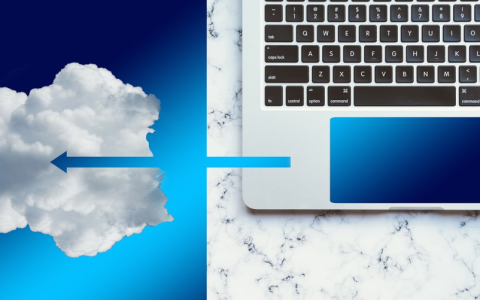 如何找到并进入笔记本电脑的设置界面？