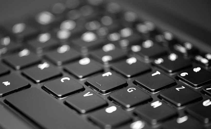 戴尔Windows 10电脑用户应如何安全下载所需软件？