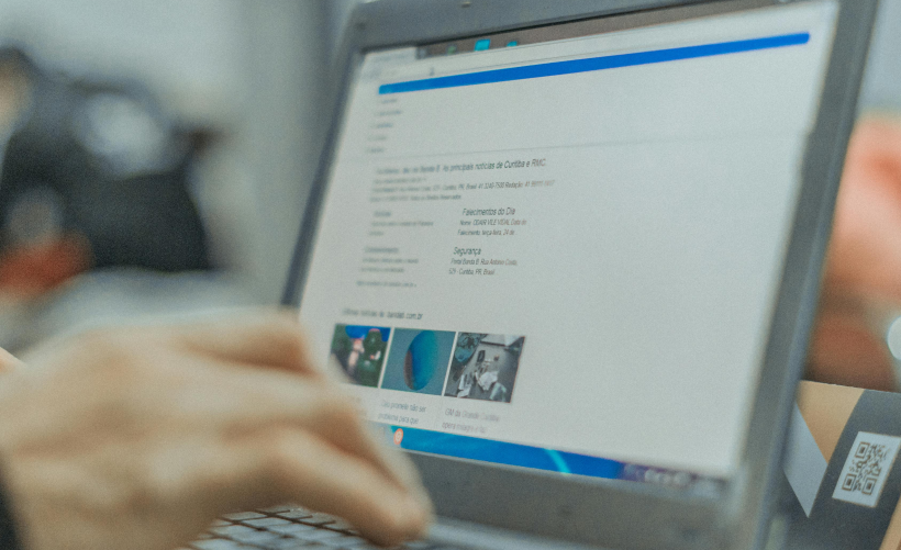 如何在Windows 7中找到网络连接状态？