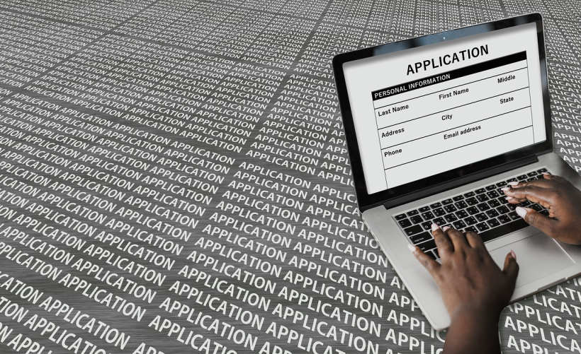 如何确定驱动程序的安装位置？