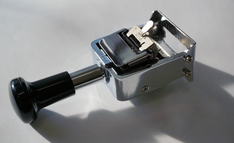 M11F一16CDN25球阀，这款产品在工业应用中的优势是什么？