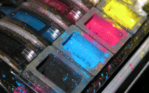 如何进行京瓷P8060CDN打印机的色彩校准？