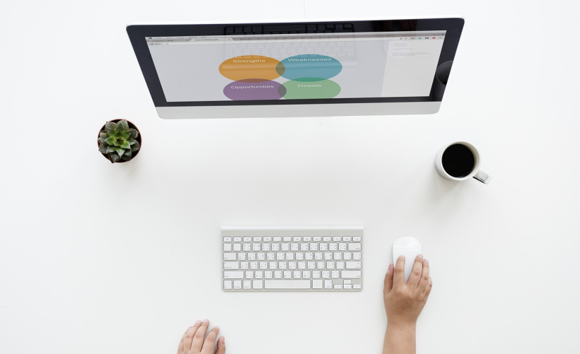 微软Laptop 2的复位键位置究竟在哪里？