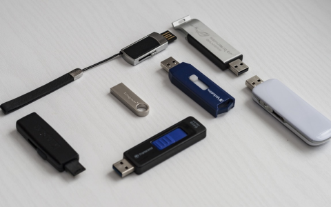 如何追踪U盘的拔插历史记录？