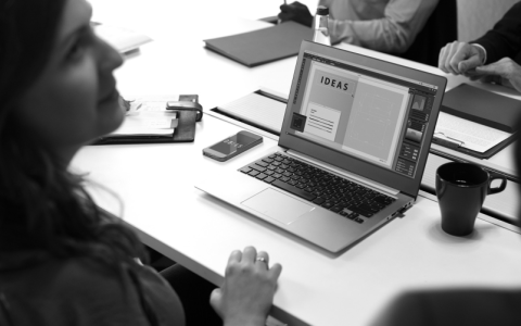 使用CDN对海外服务器性能提升有多关键?