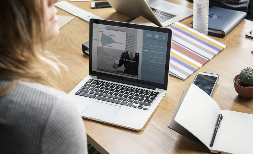 如何查找并设置电脑的开机密码？