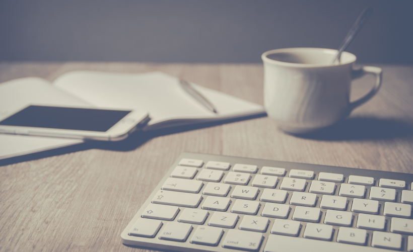 佳能9100cdn打印机出纸口滑轮故障原因是什么？