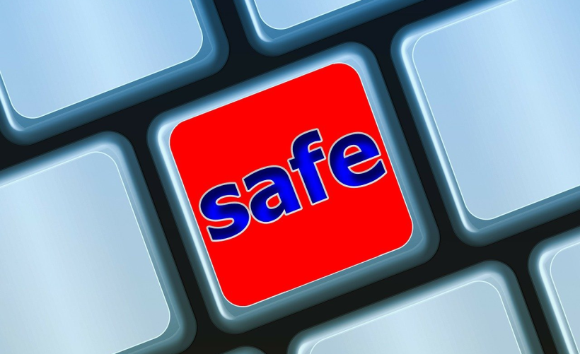 如何访问Windows 7的管理系统设置？