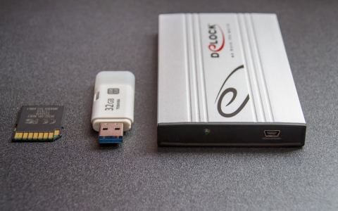 如何找到并设置自动保存功能？