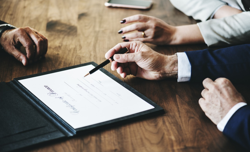 如何追踪U盘的使用记录和位置？