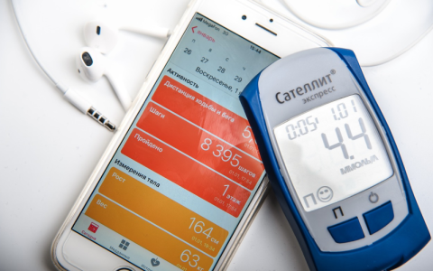 如何正确插入U盘到松下电视?