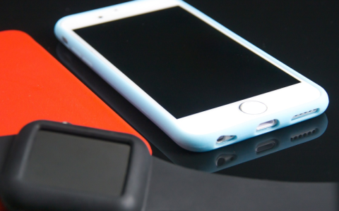 iPhone 12是否还保留有耳机接口？