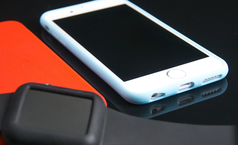 iPhone 12是否还保留有耳机接口？