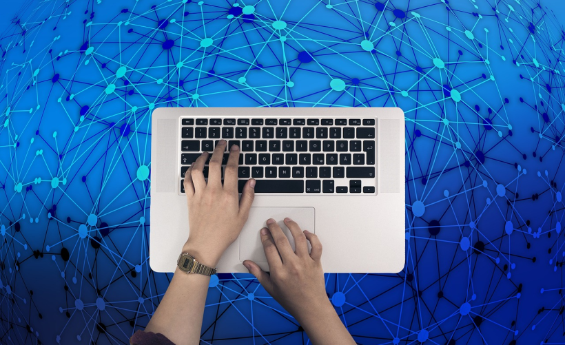 如何在Windows XP系统中设置和连接WiFi网络？