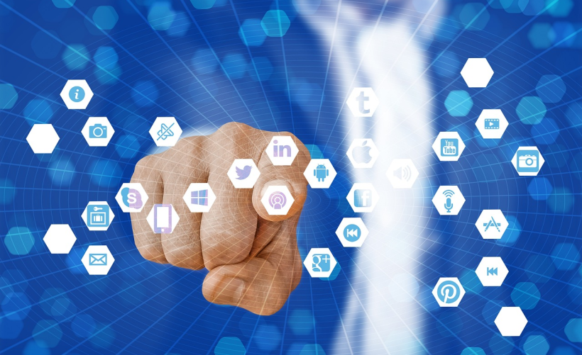 可以同时将一个域名配置到多个CDN服务上吗？