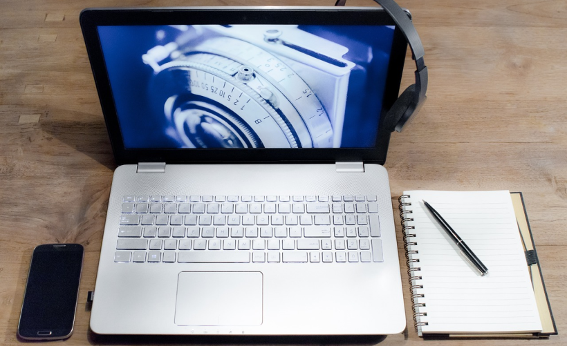 联想G5030开机键位置在哪里？